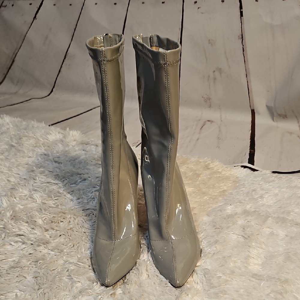 Cape Robbin‎ Gray Heeled Boots with Stiletto Heel sIZE 8